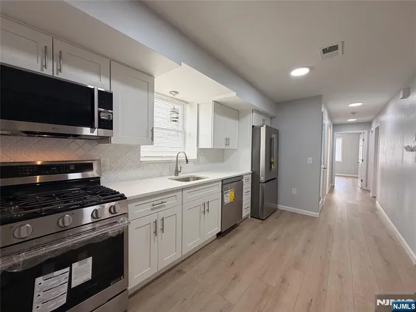 $2,400 | 58-60 Davenport Avenue, Newark, NJ 07107