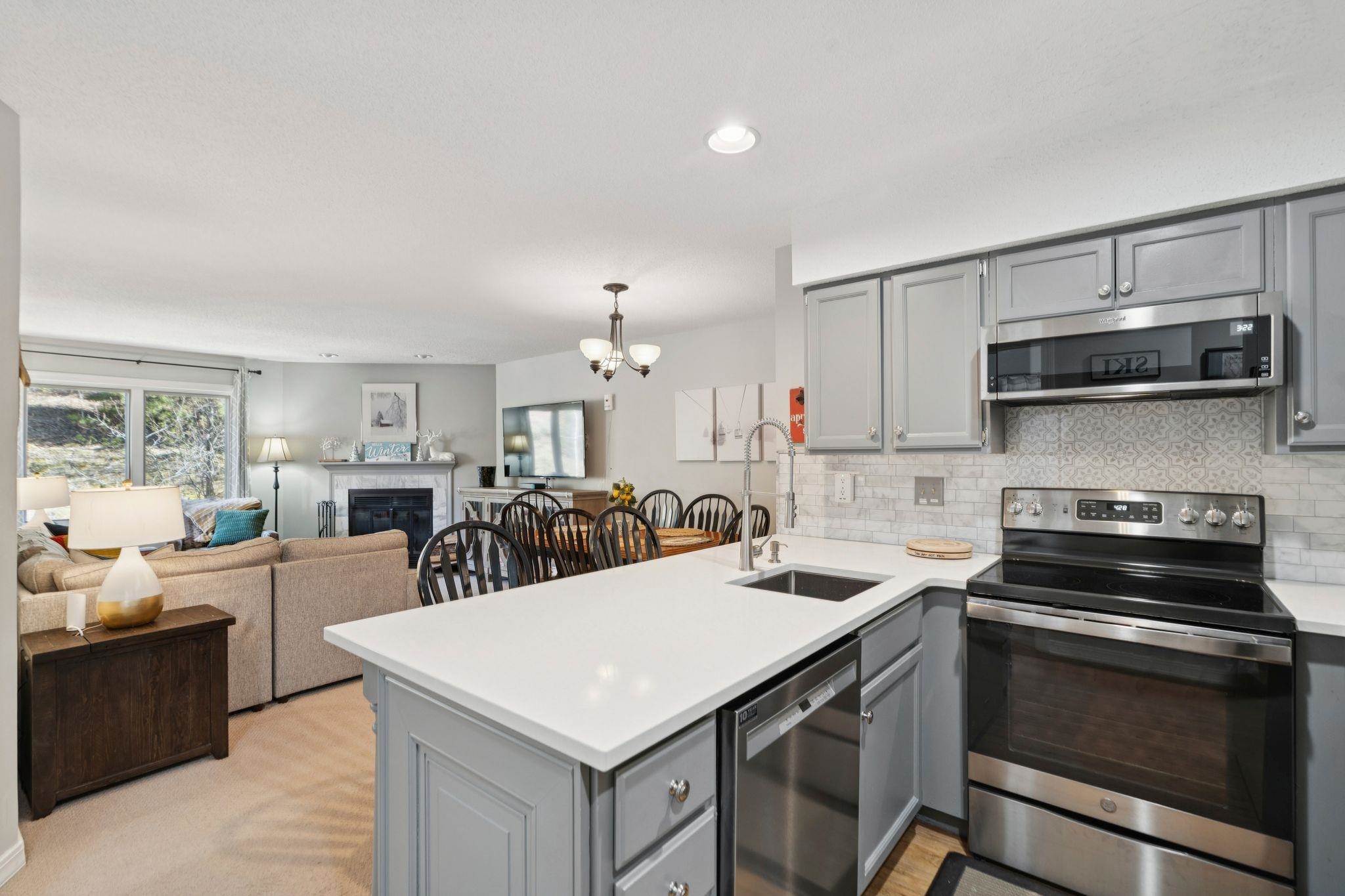 57 Alpine Drive, Unit 203 Killington, VT 05751 - Photo 9 of 26