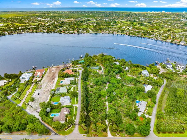 $5,100,000 | 19370 Loxahatchee River Road, Jupiter, FL 33458
