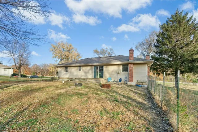 $350,000 | 10422 South Outer Belt Road, Oak Grove, MO 64075