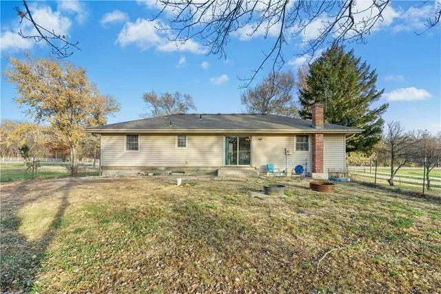 $350,000 | 10422 South Outer Belt Road, Oak Grove, MO 64075