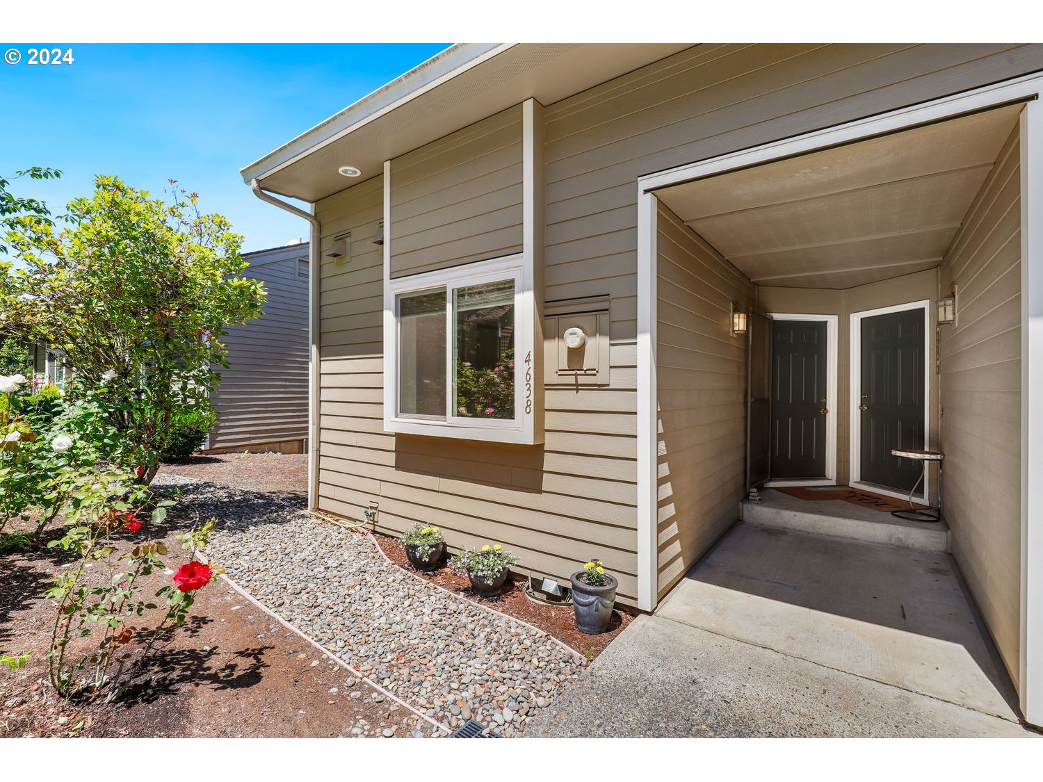 4638 Southwest Comus Place, Unit 5A Portland, OR 97219 - Photo 3 of 31 Gallery Image 3