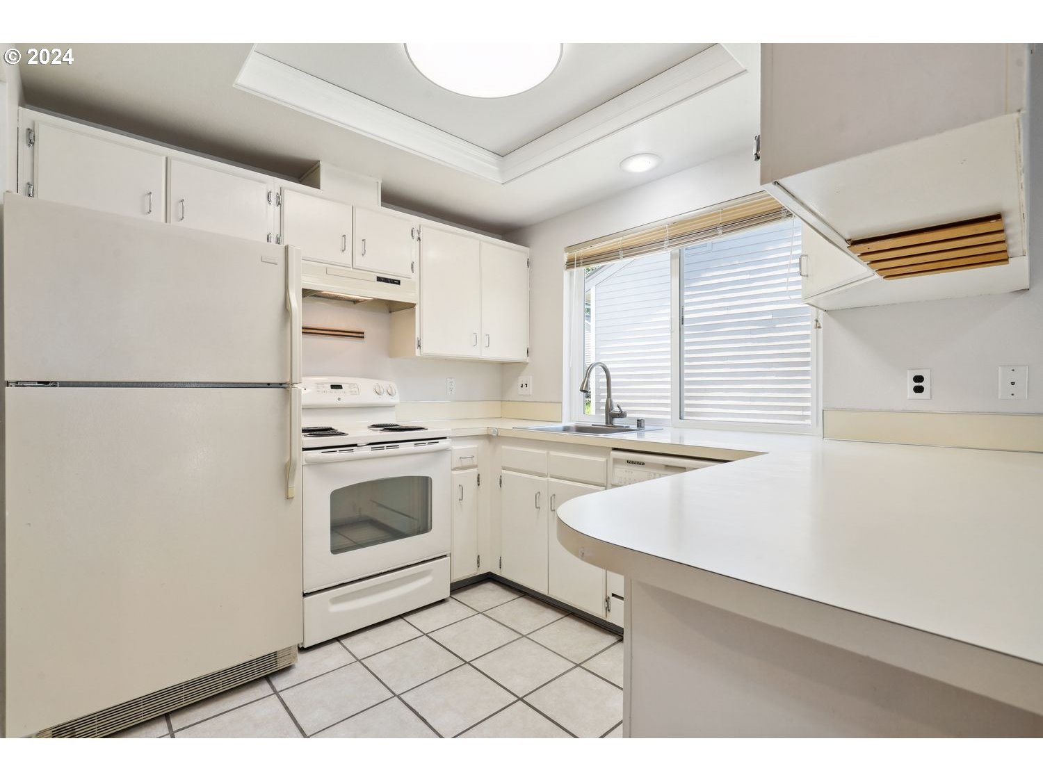 4638 Southwest Comus Place, Unit 5A Portland, OR 97219 - Photo 10 of 31 Gallery Image 10