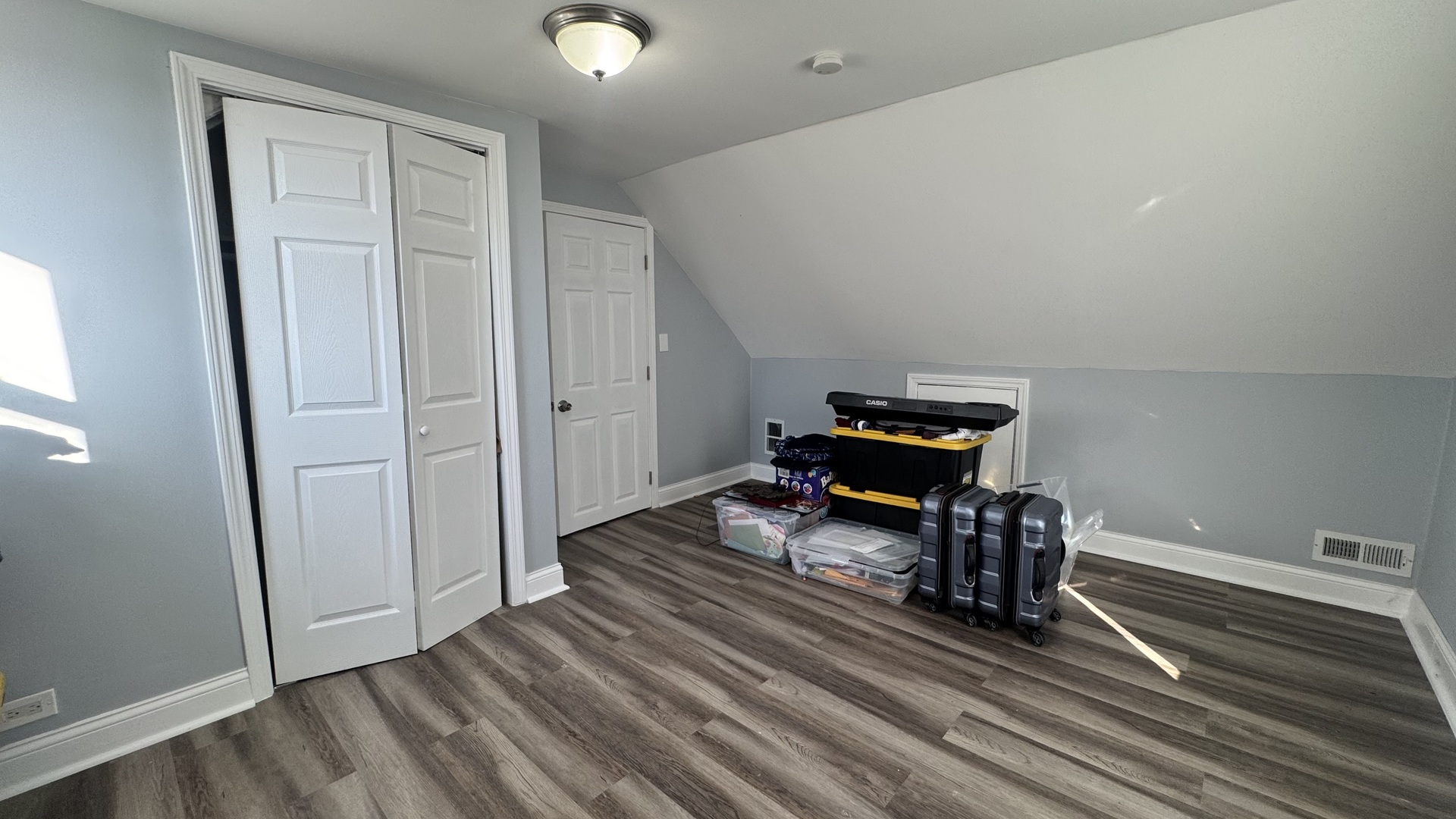 7700 West 83rd Street Bridgeview, IL 60455 - Photo 28 of 37 a view of a workspace with wooden floor