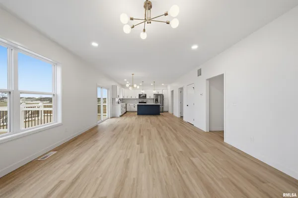 $529,900 | 1617 Rustic Oak Drive, Washington, IL 61571