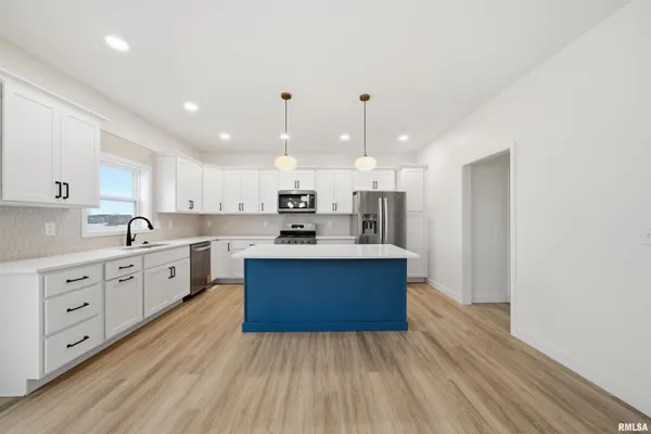 $529,900 | 1617 Rustic Oak Drive, Washington, IL 61571