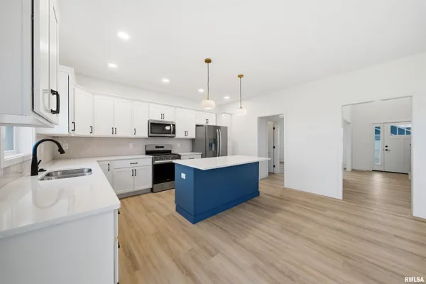 $529,900 | 1617 Rustic Oak Drive, Washington, IL 61571