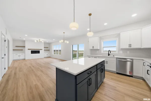 $529,900 | 1617 Rustic Oak Drive, Washington, IL 61571