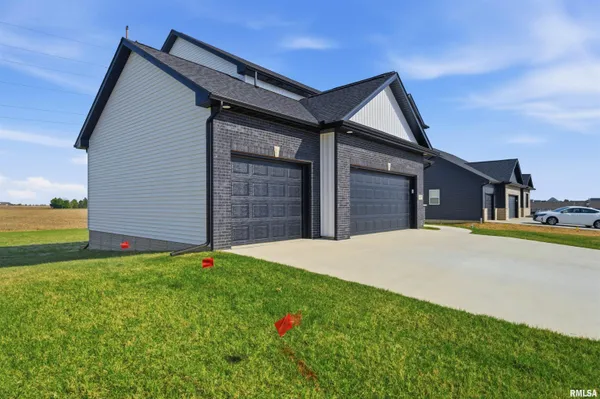 $529,900 | 1617 Rustic Oak Drive, Washington, IL 61571