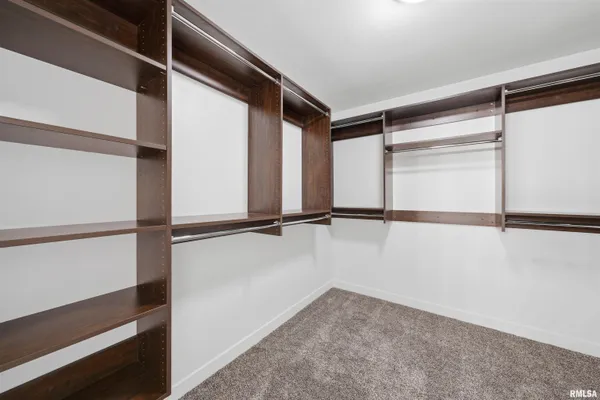 $529,900 | 1617 Rustic Oak Drive, Washington, IL 61571