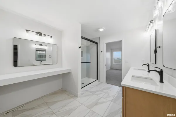 $529,900 | 1617 Rustic Oak Drive, Washington, IL 61571