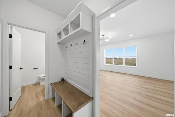 $529,900 | 1617 Rustic Oak Drive, Washington, IL 61571