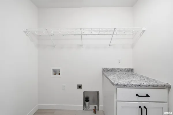 $529,900 | 1617 Rustic Oak Drive, Washington, IL 61571