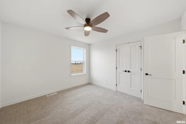 $529,900 | 1617 Rustic Oak Drive, Washington, IL 61571