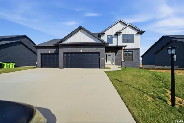 $529,900 | 1617 Rustic Oak Drive, Washington, IL 61571