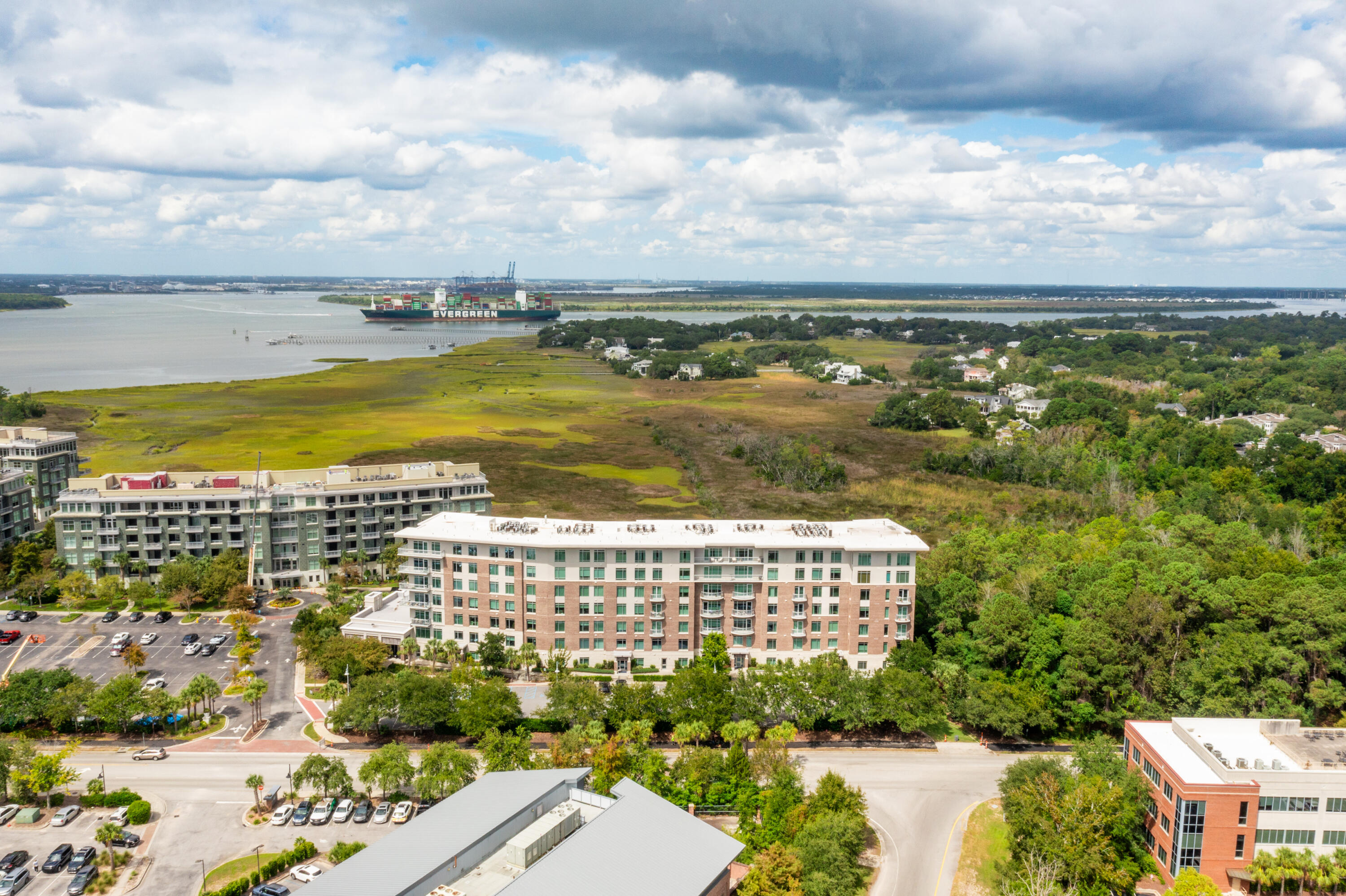 155 Wingo Way, Unit 467 Mount Pleasant, SC 29464 - Photo 40 of 43 155WingoWayUnit467-KeenEyeMarketing-002