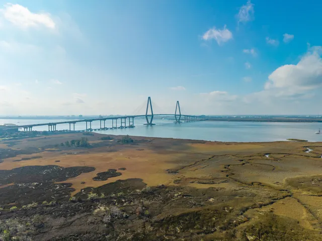 $1,760,000 | 155 Wingo Way, Unit 467, Mount Pleasant, SC 29464