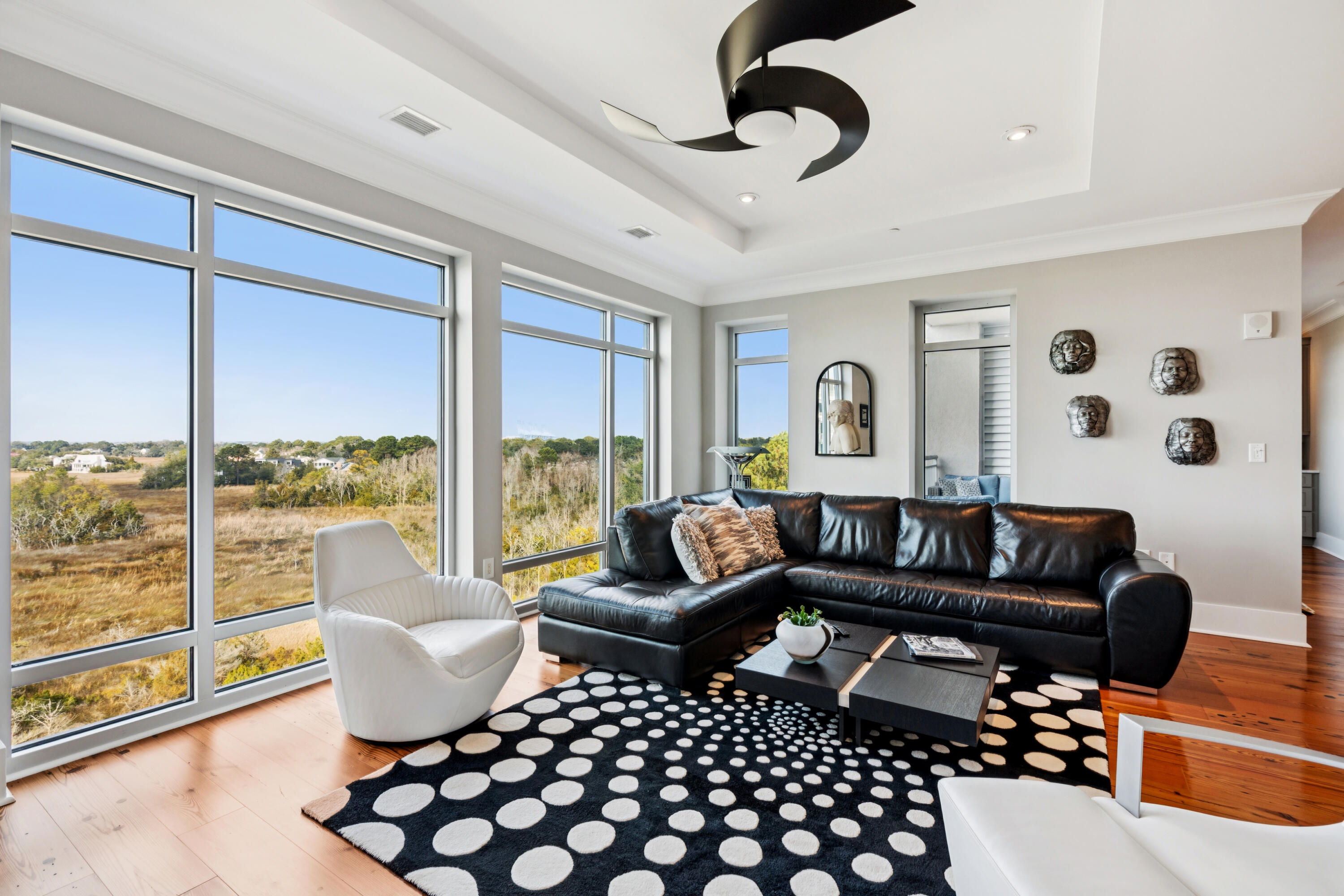 155 Wingo Way, Unit 467 Mount Pleasant, SC 29464 - Photo 5 of 43 155WingoWayUnit467-KeenEyeMarketing-018