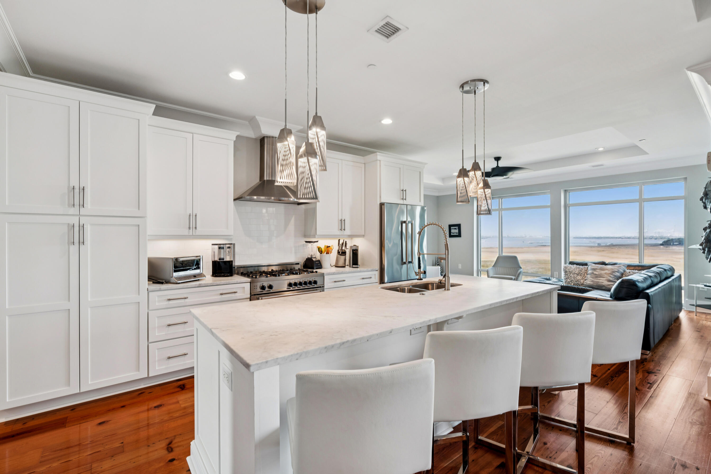 155 Wingo Way, Unit 467 Mount Pleasant, SC 29464 - Photo 9 of 43 155WingoWayUnit467-KeenEyeMarketing-022