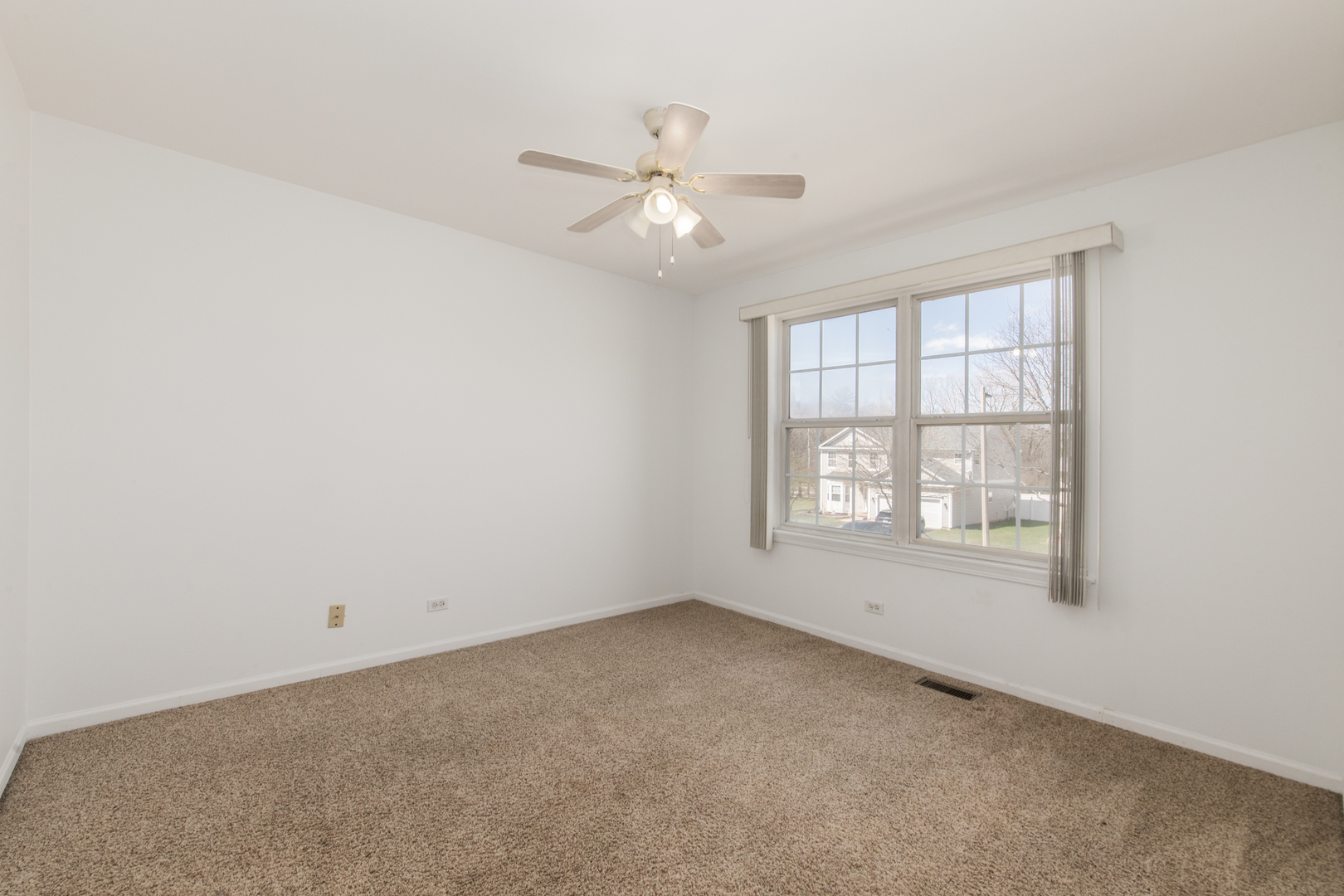 13 Trail Ridge Court Streamwood, IL 60107 - Photo 17 of 30 Gallery Image 17