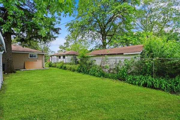 $2,400 | 16125 Marshfield Avenue, Markham, IL 60428