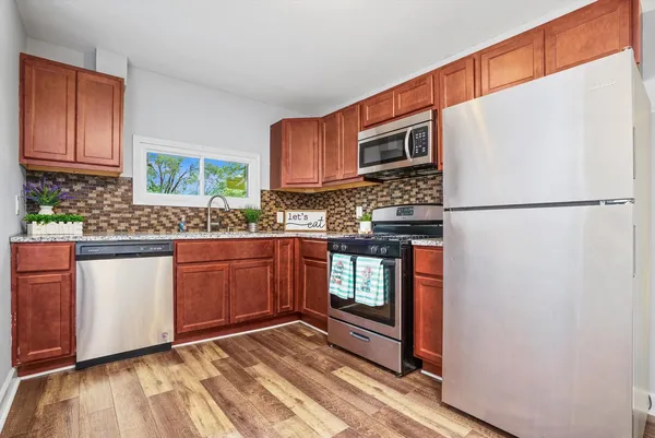 $2,400 | 16125 Marshfield Avenue, Markham, IL 60428