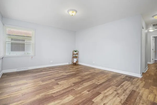 $2,400 | 16125 Marshfield Avenue, Markham, IL 60428