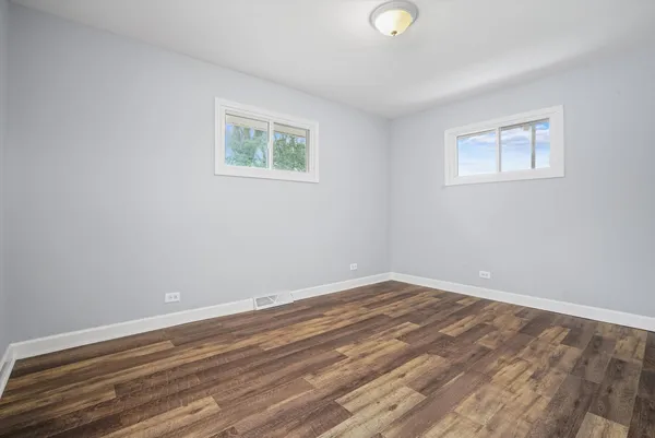 $2,400 | 16125 Marshfield Avenue, Markham, IL 60428