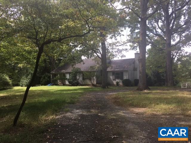 267 Courthouse Road Palmyra, VA 22963 - Photo 1 of 7 a big yard with road and trees