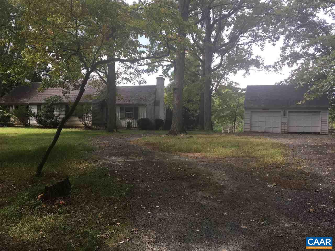 267 Courthouse Road Palmyra, VA 22963 - Photo 2 of 7 a view of a backyard with large trees