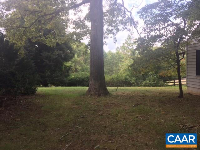 267 Courthouse Road Palmyra, VA 22963 - Photo 6 of 7 a view of a yard with a tree