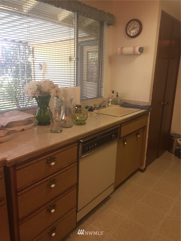 17702 113th Place Southeast Renton, WA 98055 - Photo 3 of 10