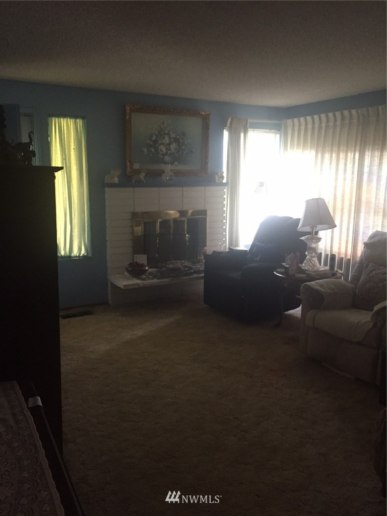 17702 113th Place Southeast Renton, WA 98055 - Photo 6 of 10