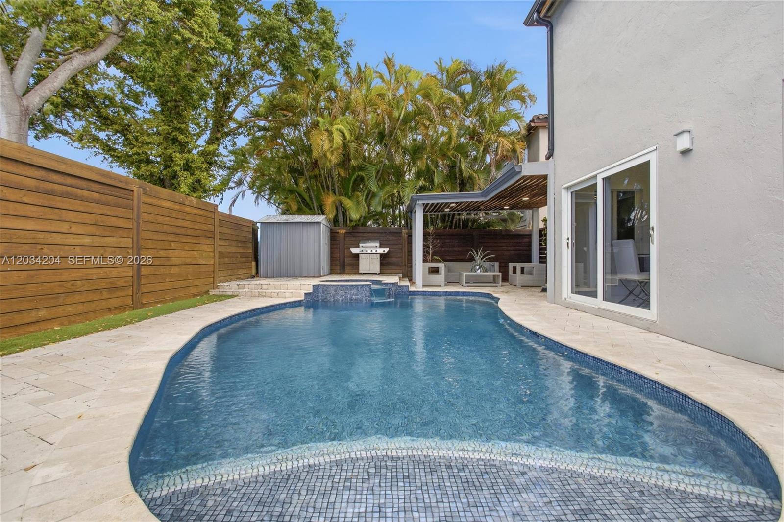 7315 Southwest 158th Avenue Miami, FL 33193 - Photo 5 of 48