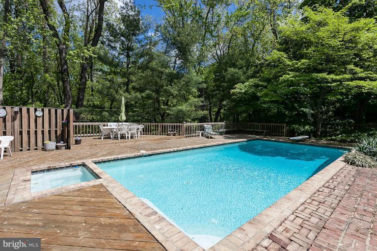 1010 Cloverlea Road Towson, MD 21204 - Photo 22 of 28 Pool, Patio & Deck
