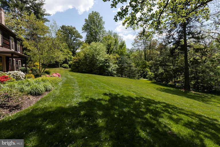 1010 Cloverlea Road Towson, MD 21204 - Photo 23 of 28 Front Lawn