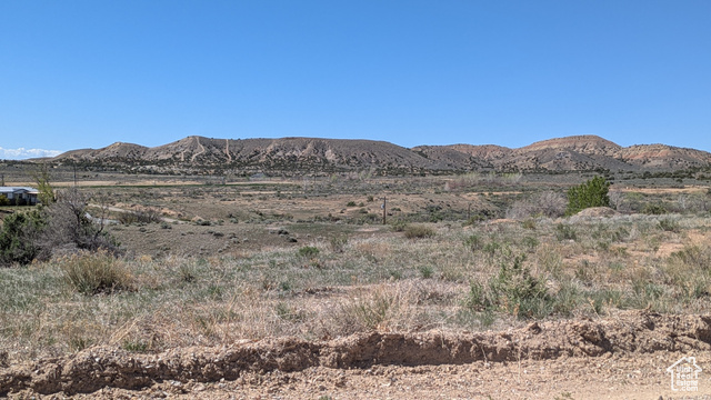 View of mountain feature