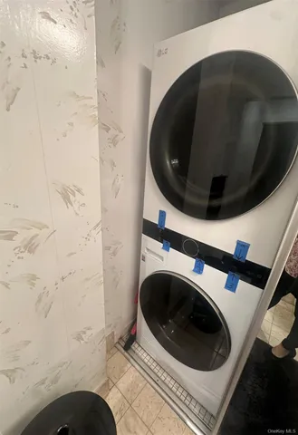 $469,000 | 376 Central Avenue, Unit 3V, Lawrence, NY 11559