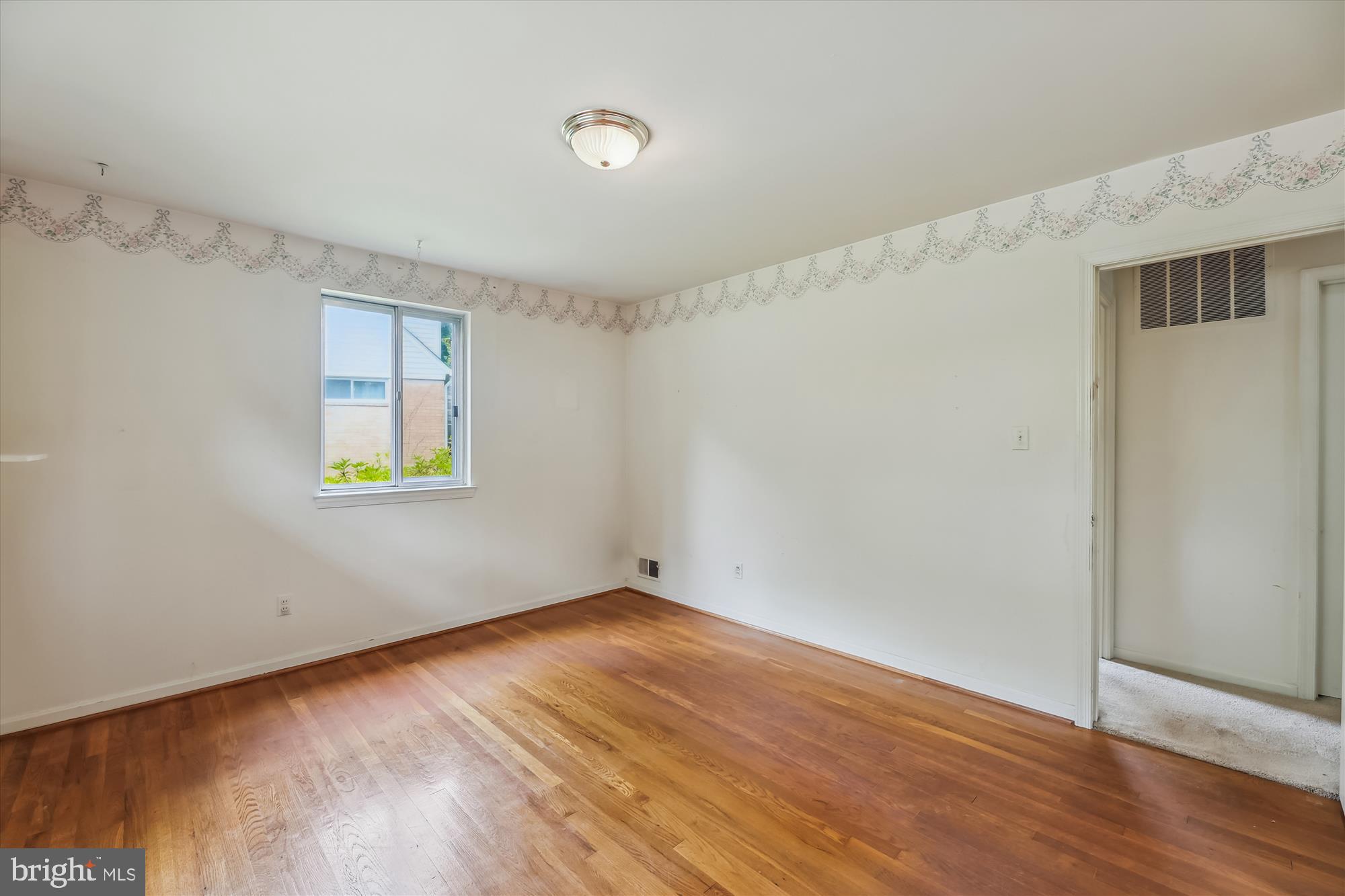 8621 Cromwell Drive Springfield, VA 22151 - Photo 13 of 41 Primary bedroom