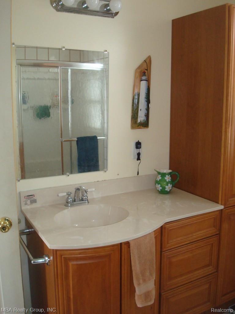 21823 Middlebelt Road New Boston, MI 48164 - Photo 26 of 28 013.jpg