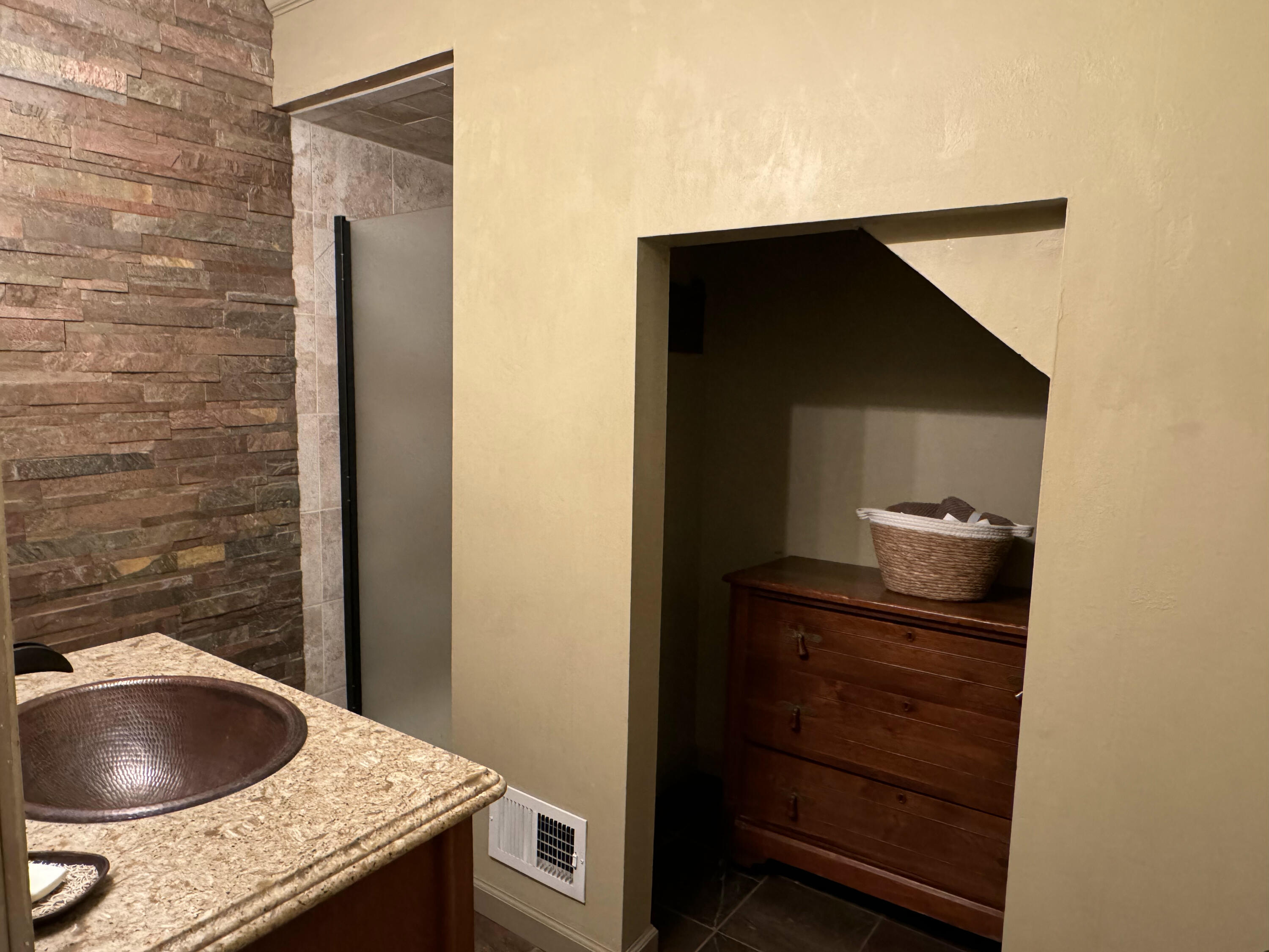 6310 Shappie Road Clarkston, MI 48348 - Photo 20 of 32 Full Bath 3