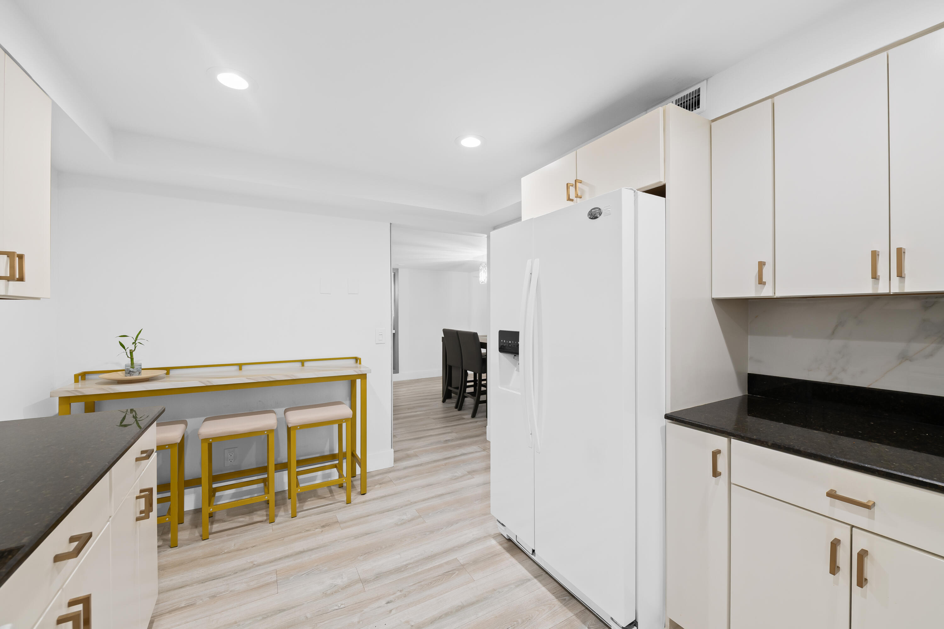 491 Racquet Club Road, Unit 106 Weston, FL 33326 - Photo 6 of 27 DSC_8641