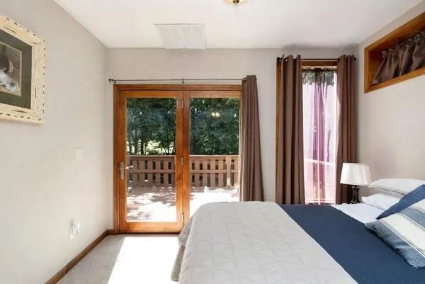 $690,000 | 284 West Flint Hills Drive, Alma, KS 66401