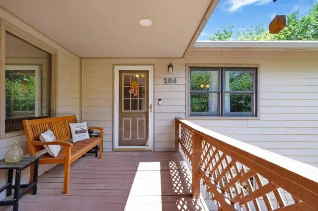 $690,000 | 284 West Flint Hills Drive, Alma, KS 66401