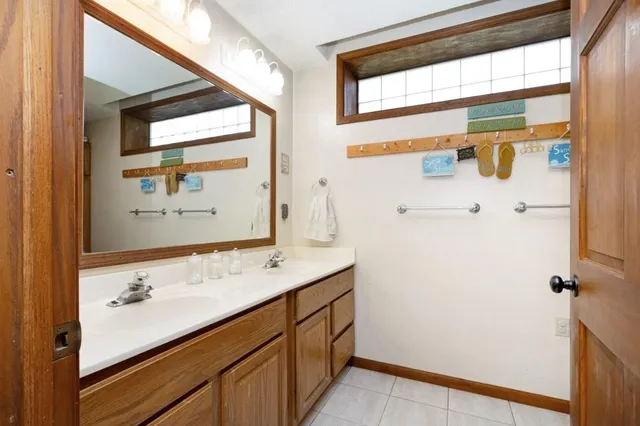 $690,000 | 284 West Flint Hills Drive, Alma, KS 66401