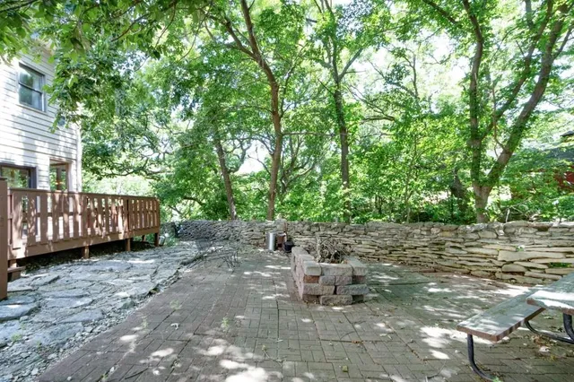 $690,000 | 284 West Flint Hills Drive, Alma, KS 66401