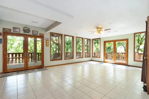 $690,000 | 284 West Flint Hills Drive, Alma, KS 66401