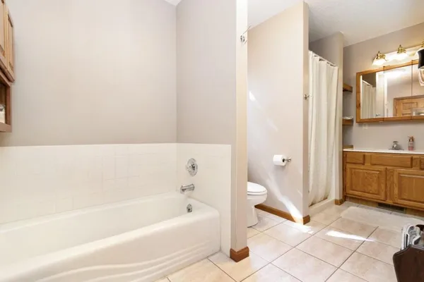 $690,000 | 284 West Flint Hills Drive, Alma, KS 66401