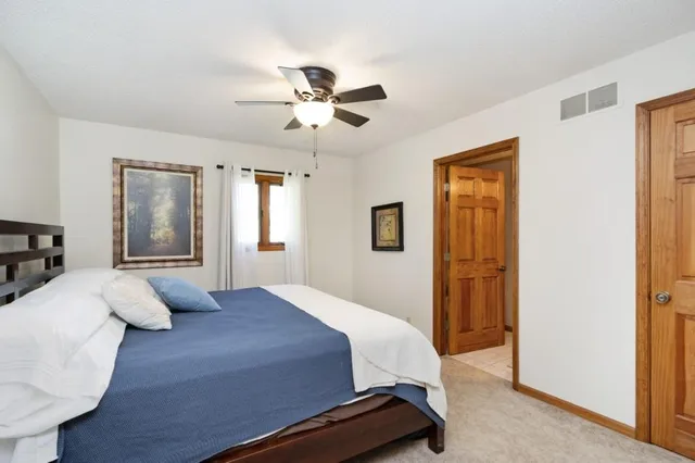 $690,000 | 284 West Flint Hills Drive, Alma, KS 66401