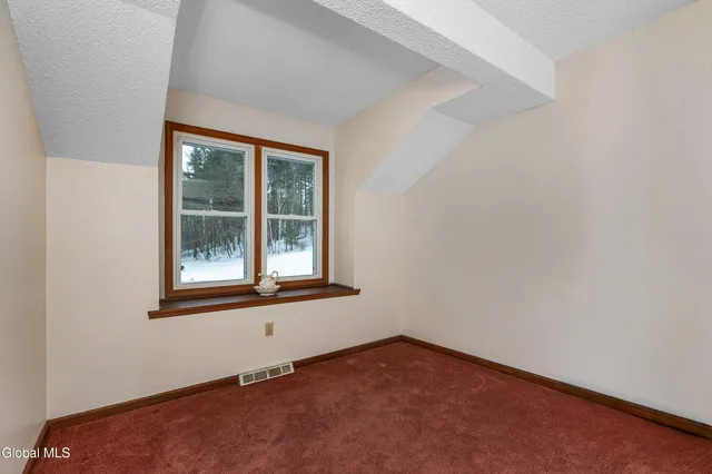 $249,700 | 4020 Chaucer Place, Guilderland, NY 12159